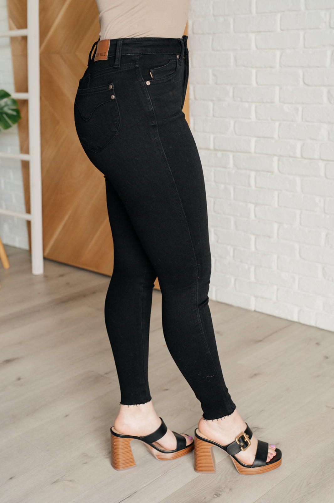 Nicole Tummy Control Skinny Jeans in Black