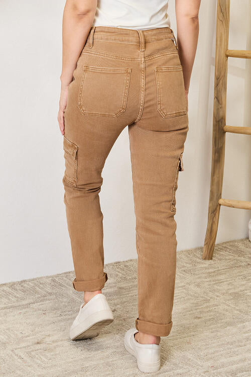 Risen High Waist Straight Jeans with Pockets