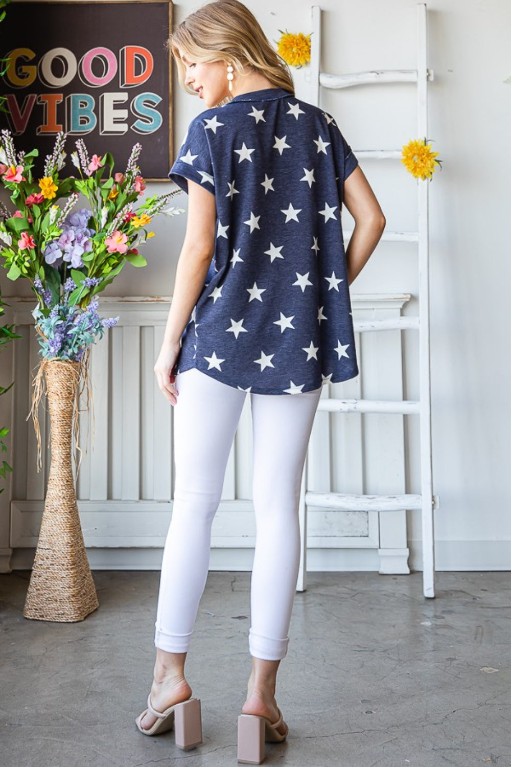 Heimish Star Print V-Neck Short Sleeve T-Shirt