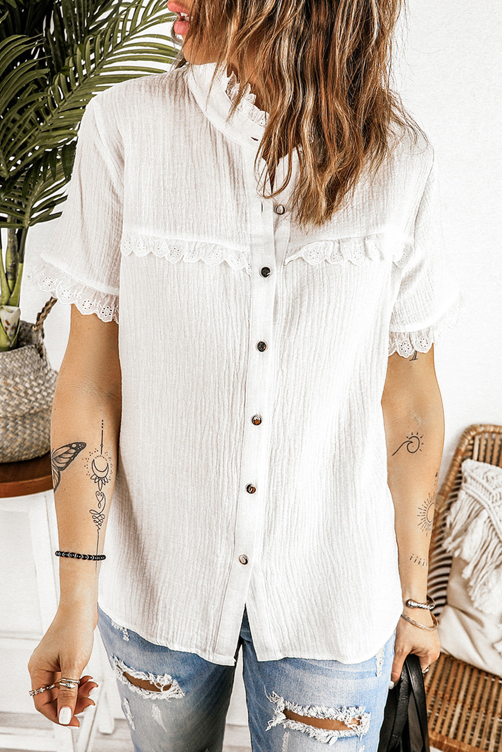 Scalloped Lace Trim Short Sleeve Shirt